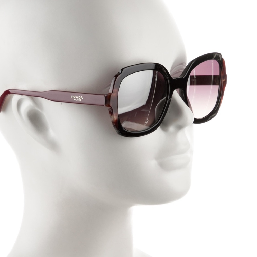 NEW Prada sunglasses still in stores for 306$